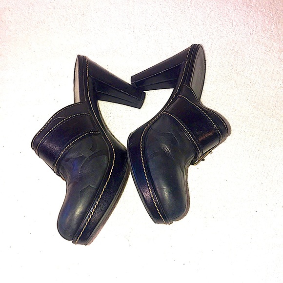 Coach shoes. - Picture 5 of 9